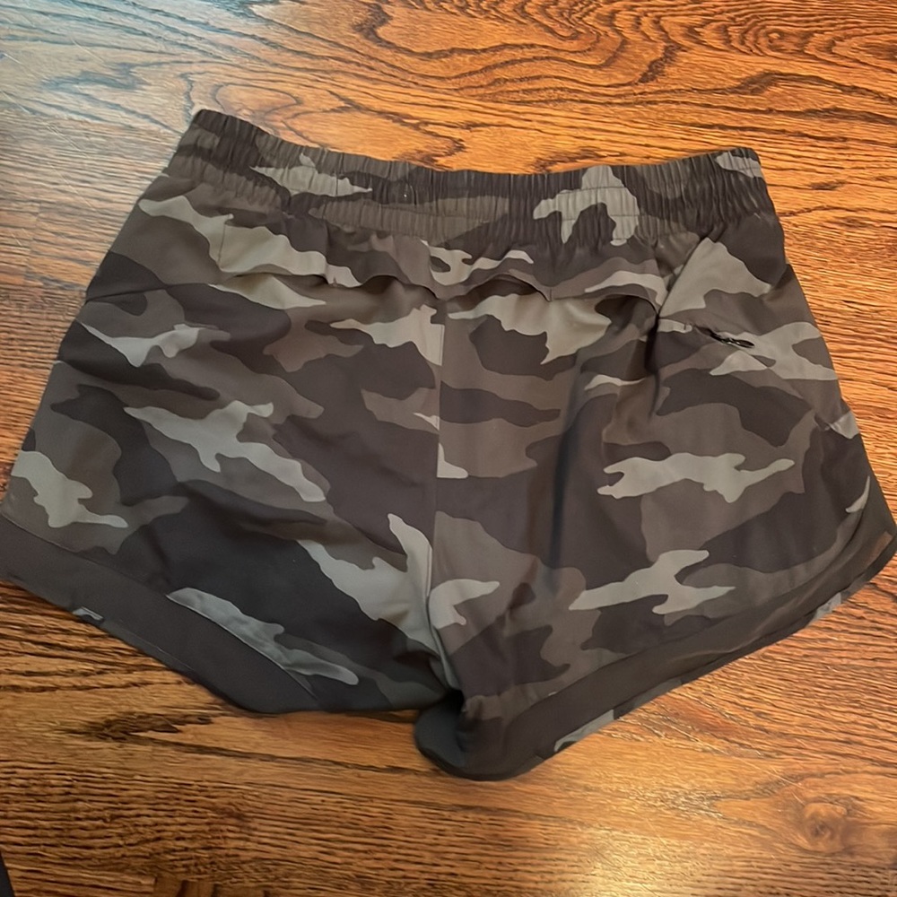 Athleta Mesh Racer Short - Picture 2 of 2